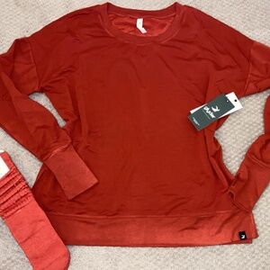 Brand New Glyder Cinnamon Color Crew Neck with Brand New Tavl Grip Socks